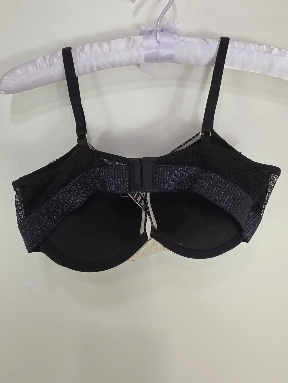 NWOT-Victoria's Secret Black Lace-Trim Push-Up Bra - Picture 3 of 9